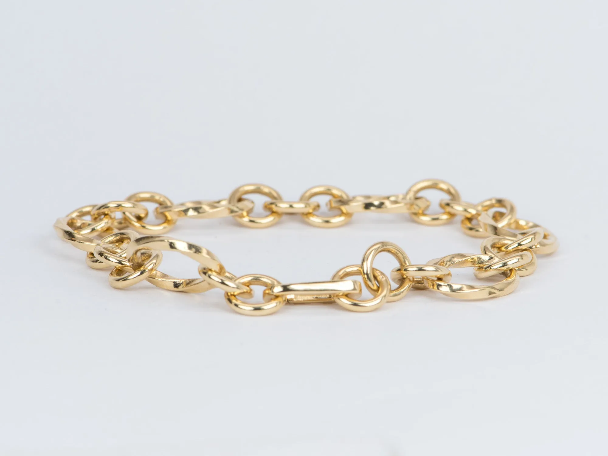 Chunky Mobius Twist Link Bracelet 6g+ 18K Gold R2040