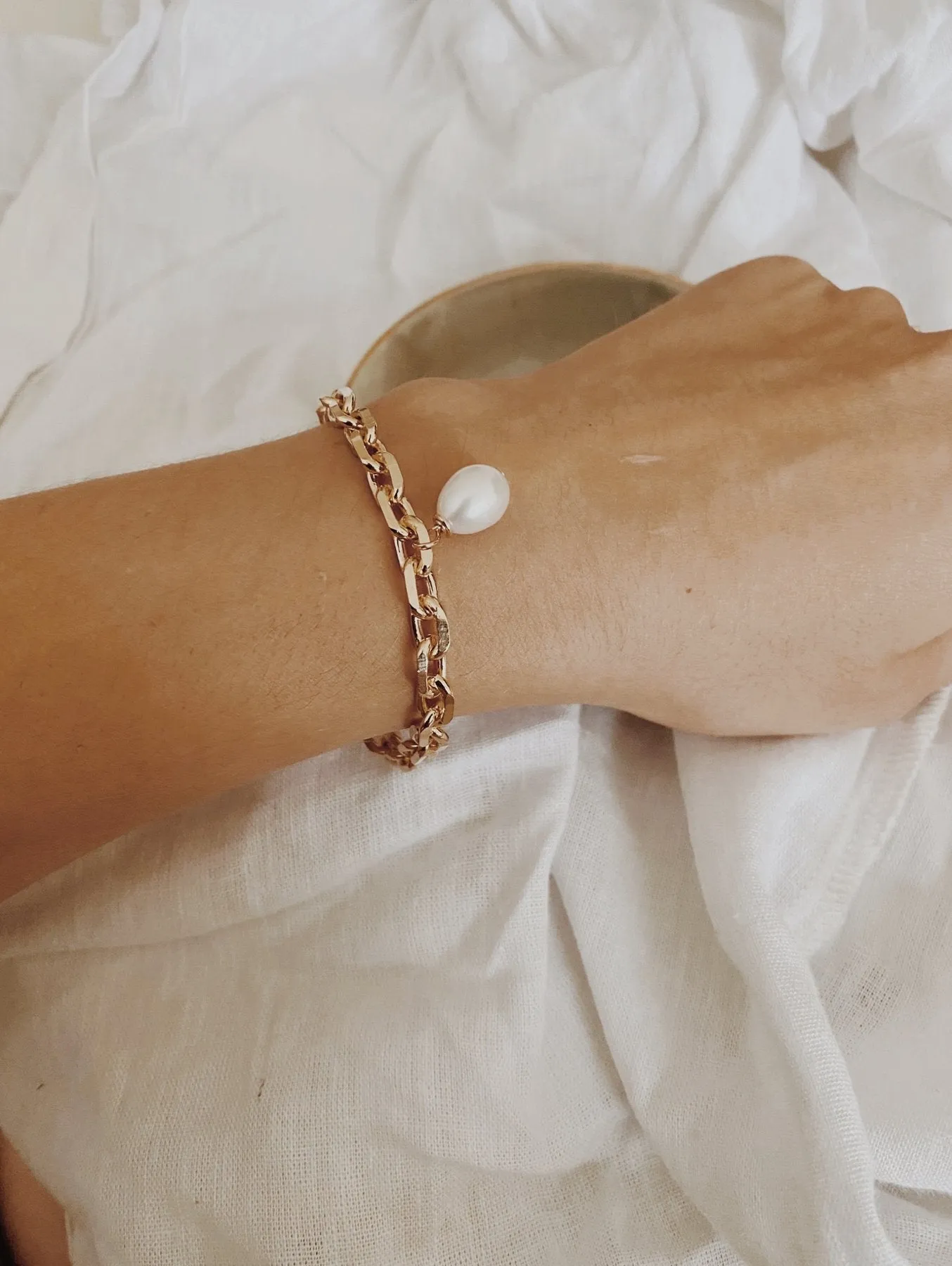 FINERRINGS - Pearl Chunky Bracelet