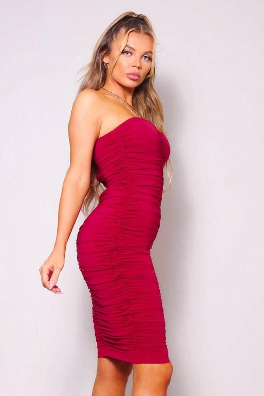 RUCHED & READY STRAPLESS MIDI DRESS