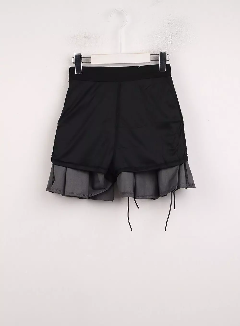 Two-Layered Pleated Mini Skirt IJ411